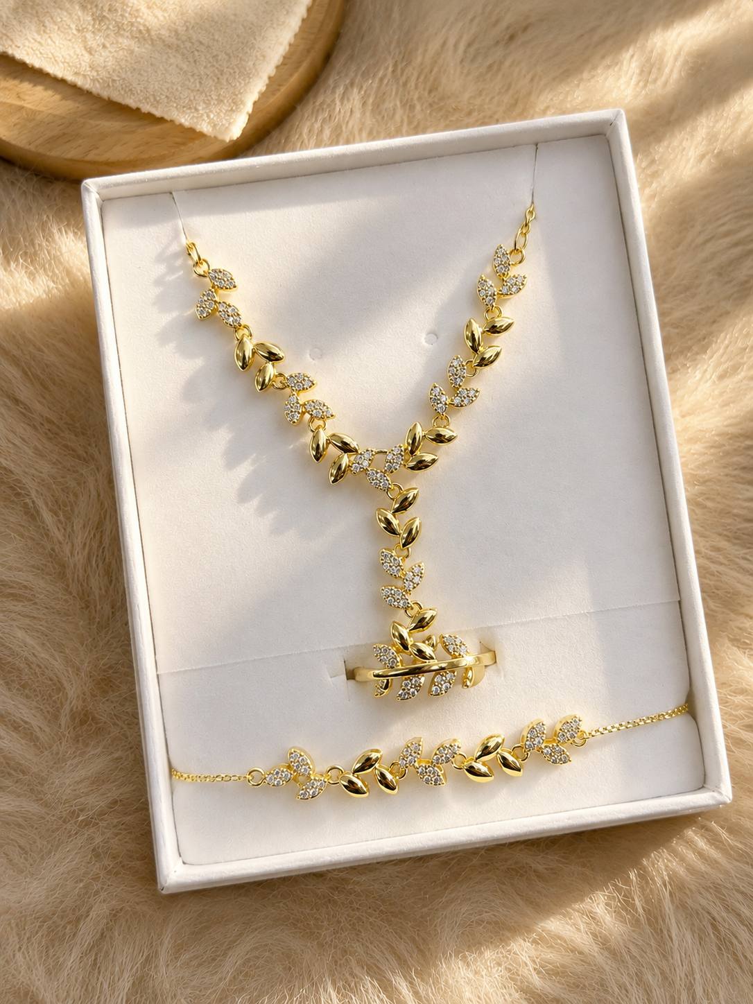 Essential Necklace Set