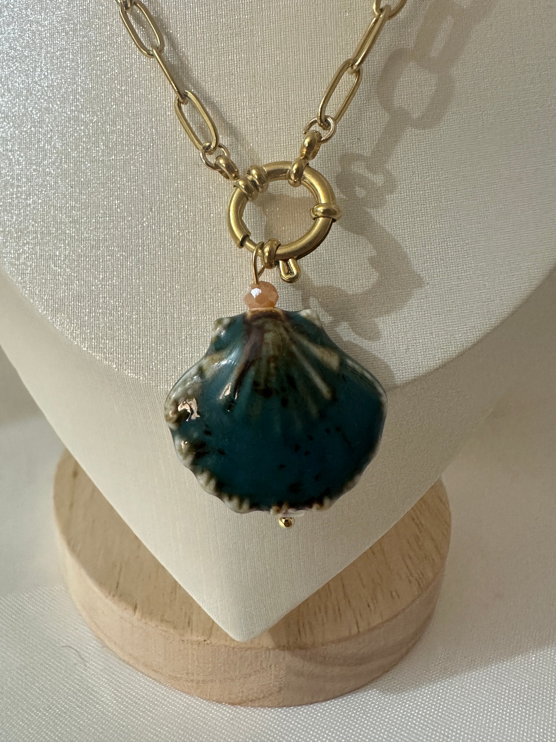 Emerald Shell Necklace Stainless Steel