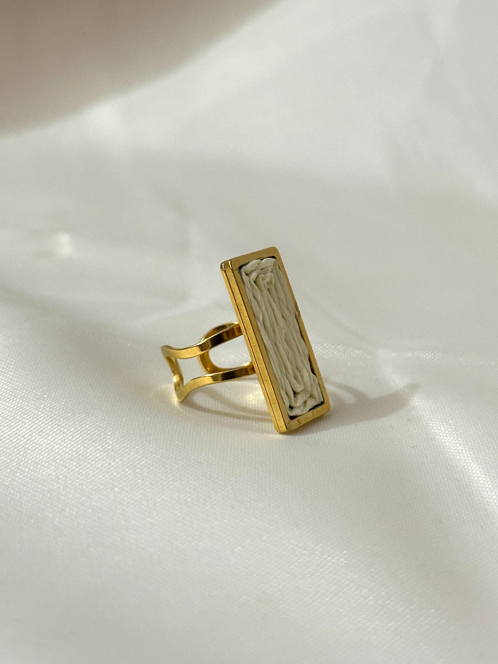 Verde Color Free Size Rings