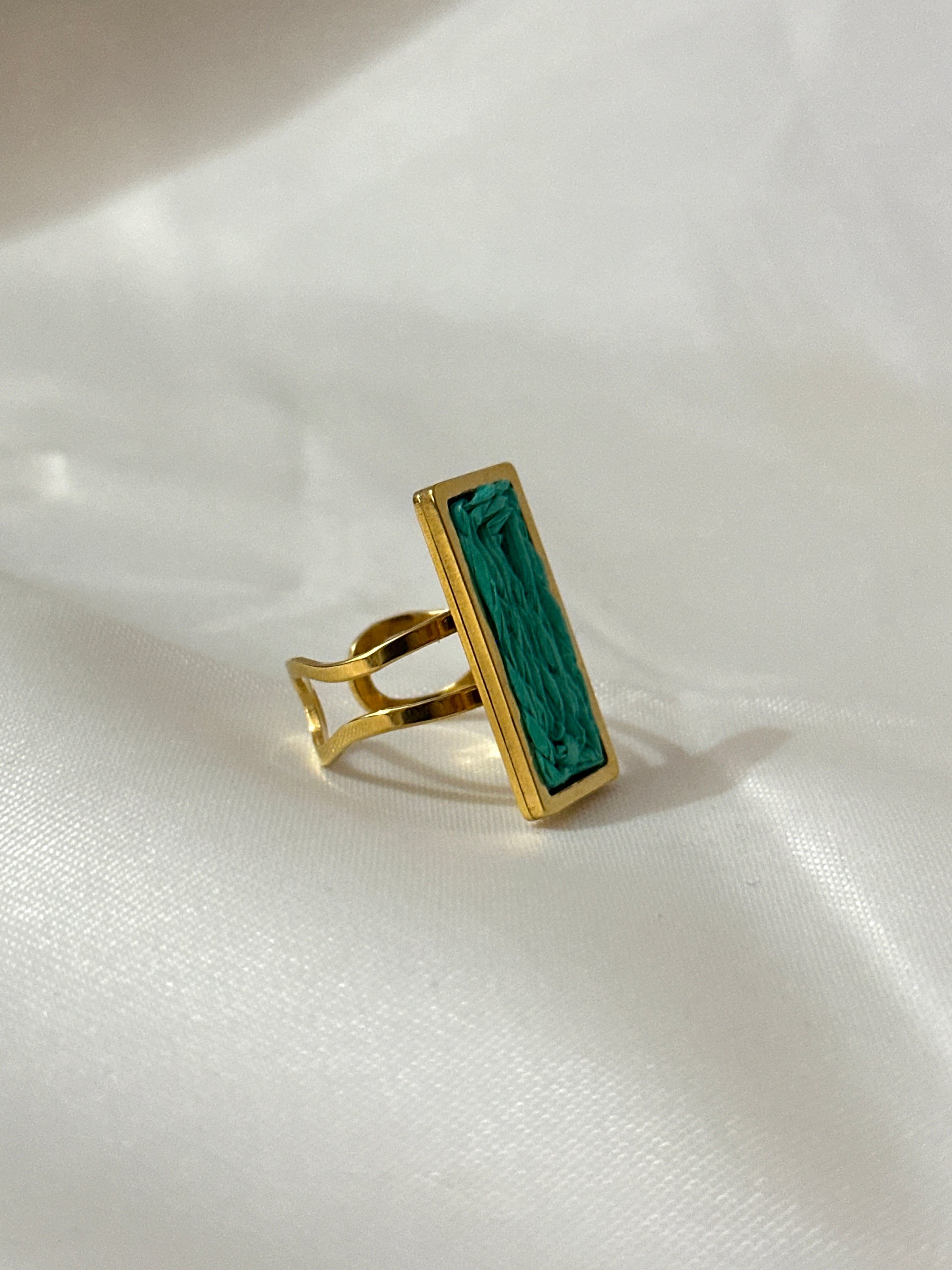 Verde Color Free Size Rings