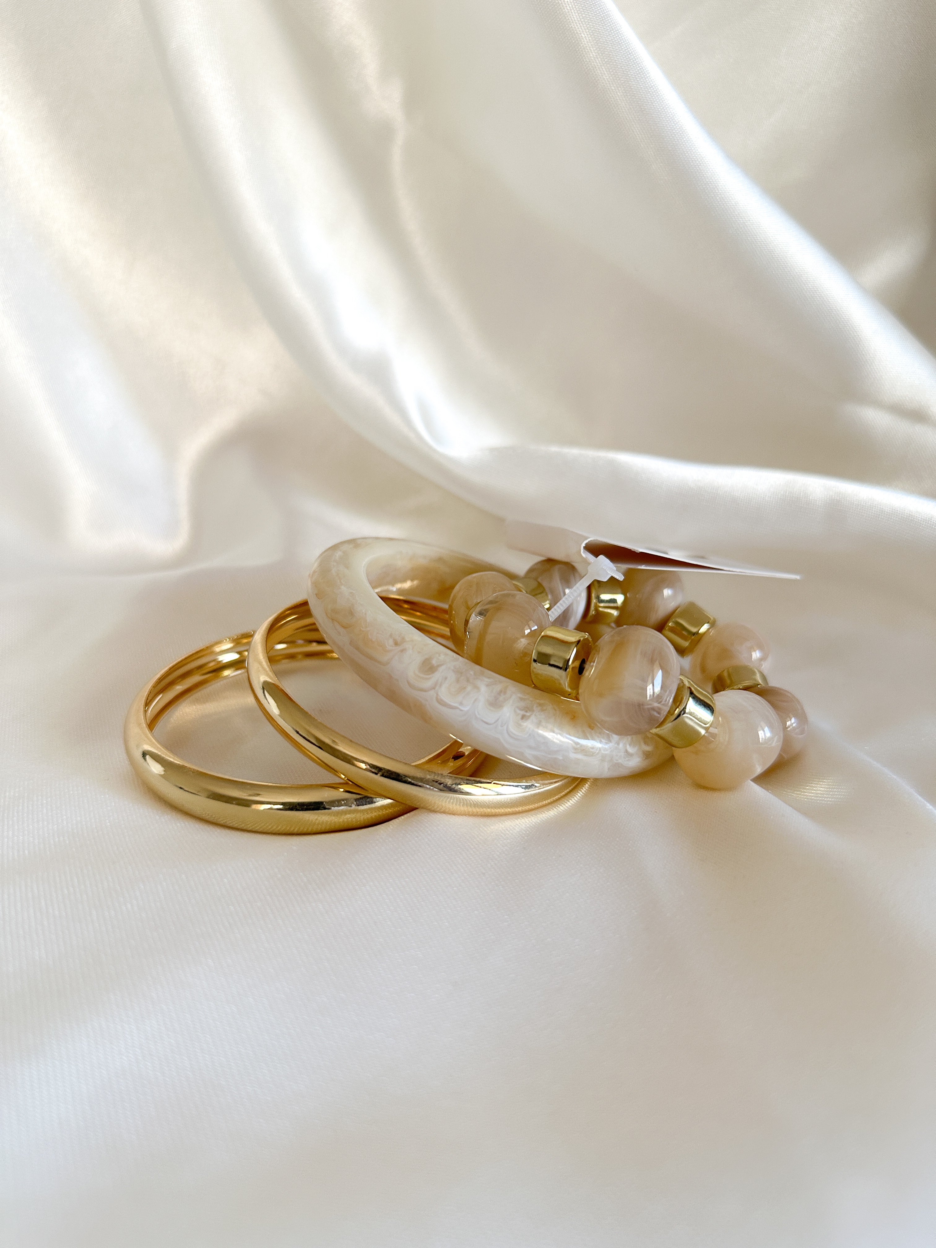 Ivory Pearl Bangle Set